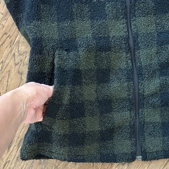 Woolrich Forest Plaid Fleece Vest - Picture 2 of 11